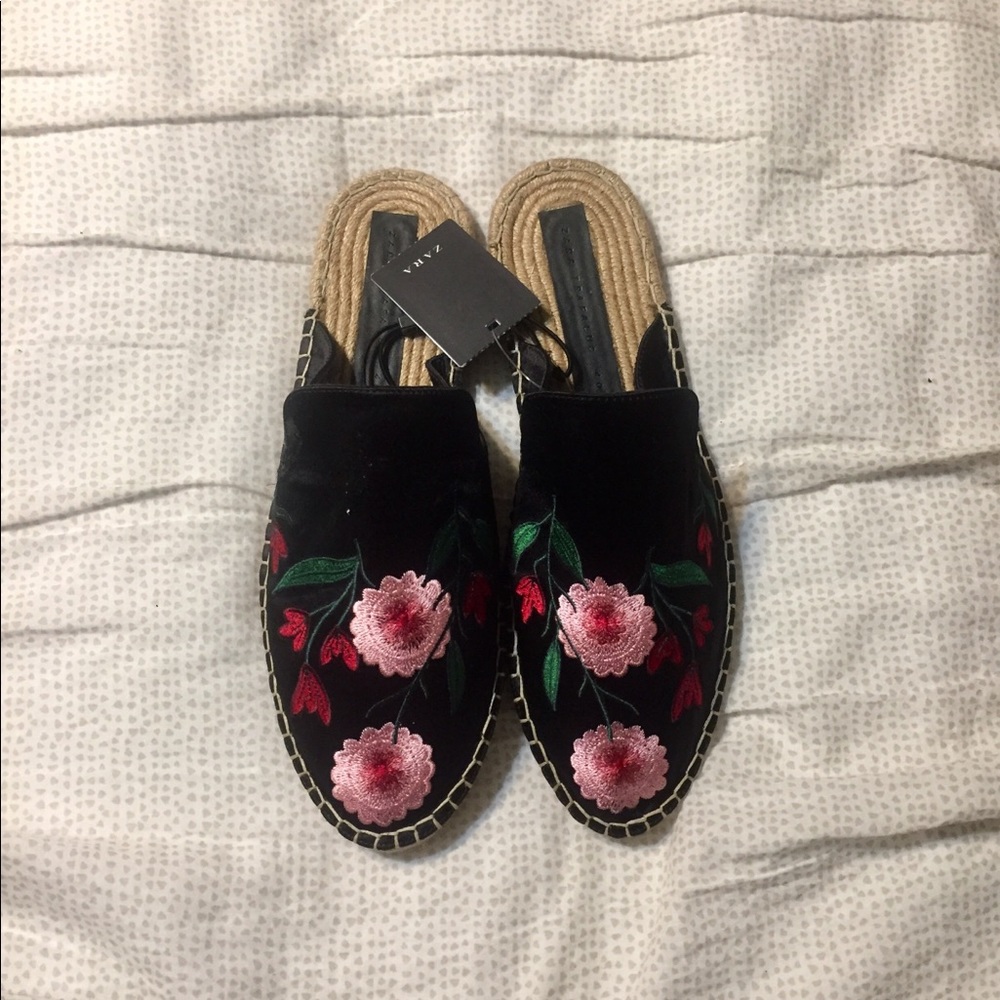 Zara Black espadrilles with floral top